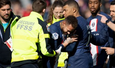 قد يغيب عن مواجهة بايرن ميونخ.. باريس يعلن تفاصيل إصابة نيمار