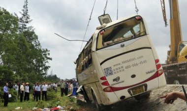 مقتل 14 شخصًا وإصابة العشرات إثر انقلاب حافلة ركاب في باكستان
