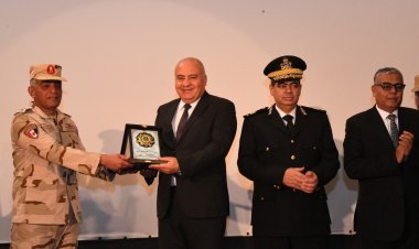 محافظ قنا يشهد احتفالية «يوم الشهيد» وتكريم أسر الشهداء والمصابين