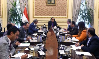 «مدبولي» يتابع إجراءات إنشاء منطقة حرة لوجيستية لتخزين القمح والزيوت