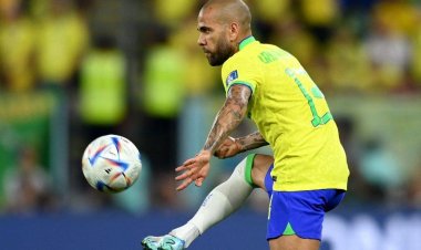 حتى لا يهرب.. محكمة برشلونة ترفض إطلاق سراح داني ألفيش