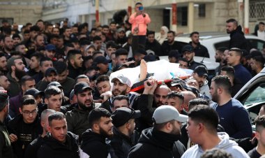 «وفا»: آلاف الفسطينيين يشيعون شهداء نابلس إثر العدوان الإسرائيلي على المدينة