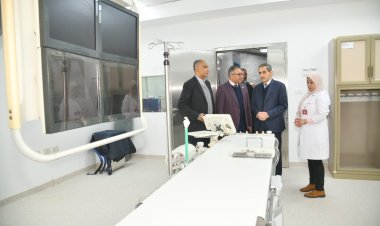 محافظ الغربية يتفقد الأقسام المطورة بالمجمع الطبي للتأمين الصحي