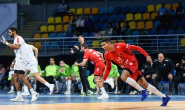 الأهلي يفوز على الزمالك (27-22) في دوري كرة اليد