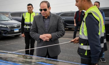 الرئيس عبدالفتاح السيسي يتفقد مشروعات تطوير الطرق بالجيزة