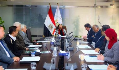 وزيرة البيئة تستعرض مخرجات تنفيذ الاستراتيجية الوطنية للمخلفات الصلبة