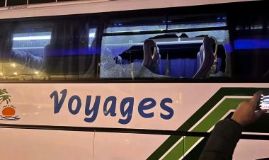 جماهير الترجي تحطم حافلة الزمالك في تونس | صور