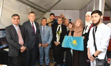 الوفد الطلابي للجامعة المصرية للثقافة الإسلامية بكازاخستان يشارك في فعاليات «مهرجان ثقافة الشعوب»