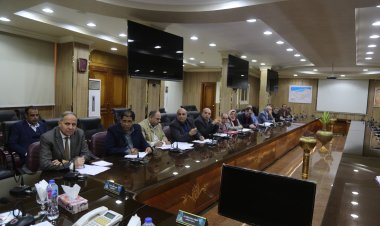 سكرتير عام كفر الشيخ يناقش المشروعات المتعثرة بالقطاعات الخدمية