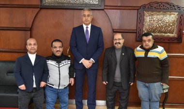وزير القوى العاملة يَلتقي وفد من «جمعية الأقزام» ويوجه بتدريبهم وتأهيلهم لسوق العمل