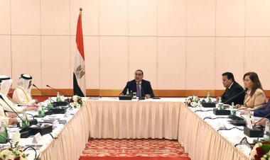 رئيس الوزراء يلتقي أعضاء مجلس إدارة غرفة قطر ورابطة رجال الأعمال القطريين