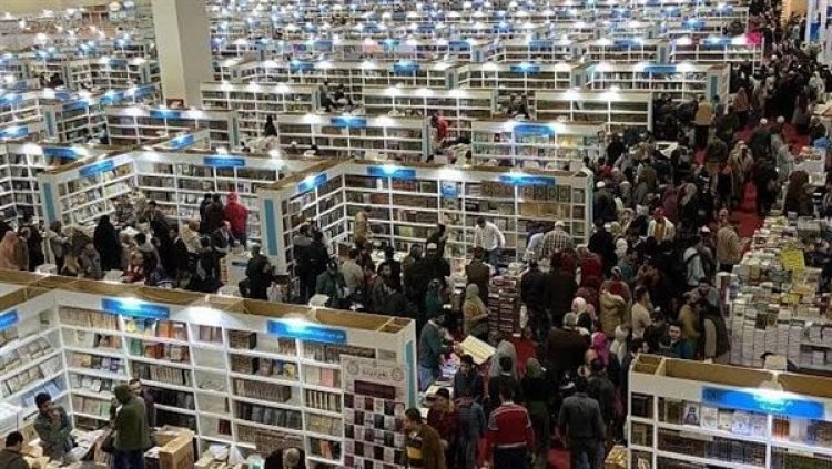 مدير «القاهرة الدولي للكتاب»: أتوقع وصول زوار «المعرض» إلى 4 ملايين مع آخر أيامه