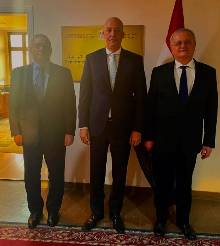 نائب وزير الخارجية المصري يلتقي بمسؤول روسي