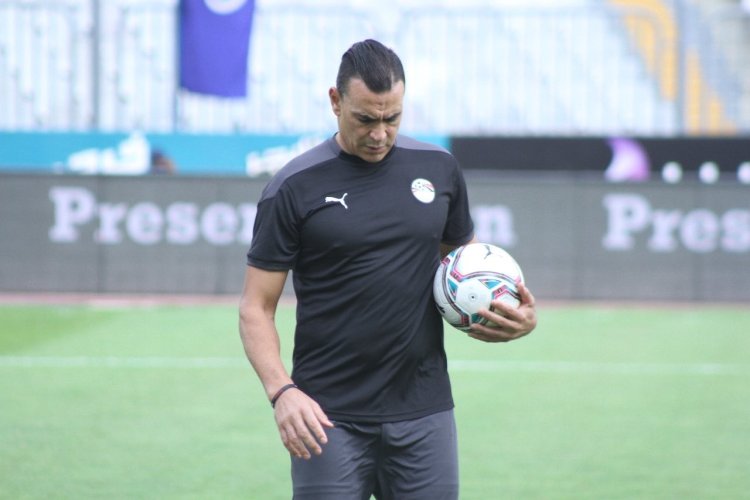 عصام الحضري ينضم لجهاز هيكتور كوبر في منتخب سوريا