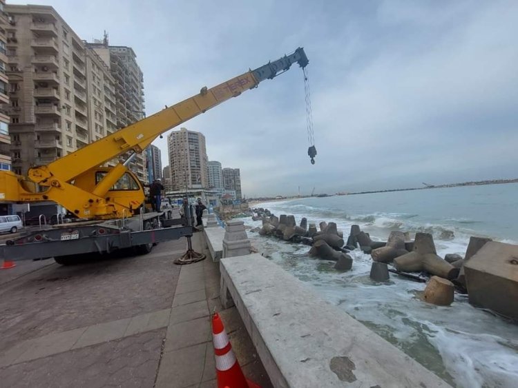 تحرك عاجل من وزارة الري بعد هبوط كورنيش الإسكندرية