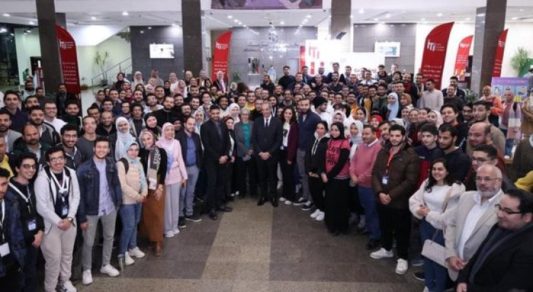 وزير الاتصالات: توفير البيئة المحفزة على الإبداع فى صناعة الألعاب الرقمية