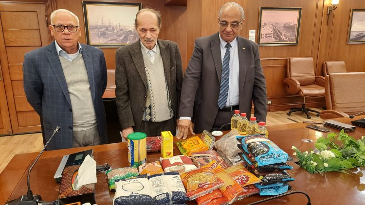 ٢٠ ألف كرتونة سلع غذائية للعاملين لمحدودي الدخل والأسر الأكثر احتياجا ببورسعيد