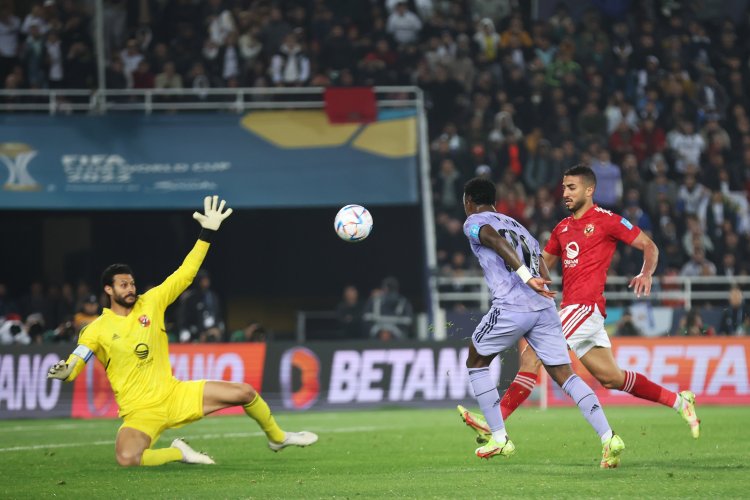 مباراة القرن.. ريال مدريد يتقدم على الأهلي بهدف نظيف في الشوط الأول