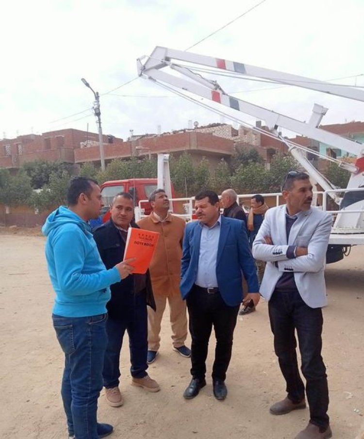 رئيس مدينة الفشن يتفقد معارض السلع وأعمال النظافة ورفع كفاءة الإنارة