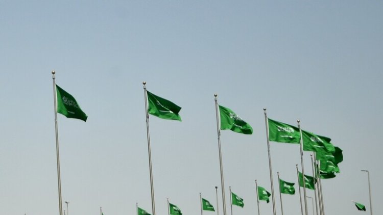 السعودية.. الدفاع المدني ينشر كاميرات المراقبة الأمنية بالمساجد والوزارات