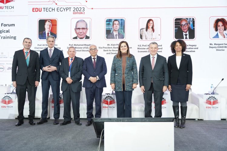 وزيرة التخطيط تشارك بافتتاح الملتقى الثاني للتعليم الفني والتكنولوجي والتدريب المهني