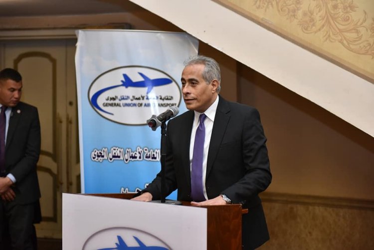 وزير القوى العاملة لعمال النقل الجوي: «أخلصوا في عملكم وحافظوا على استقرار شركاتكم»