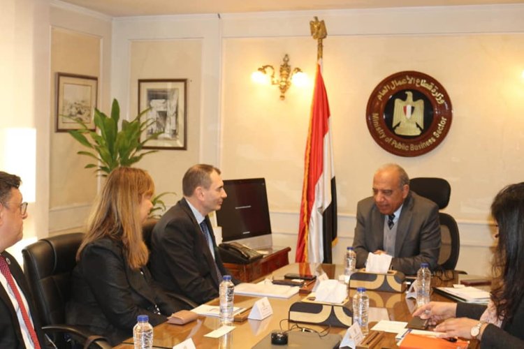 وزير قطاع الأعمال يستقبل وفد البنك الأوروبي لإعادة الإعمار والتنمية لبحث فرص التعاون