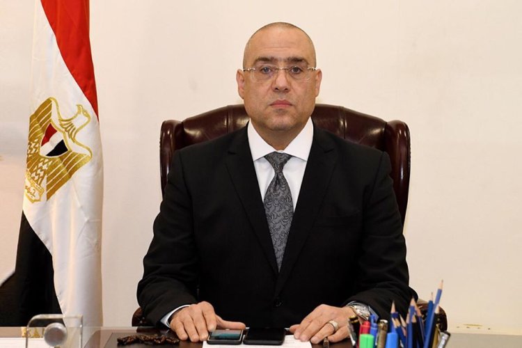 وزير الإسكان يتابع تنفيذ المشروعات المختلفة بمدينة العلمين الجديدة