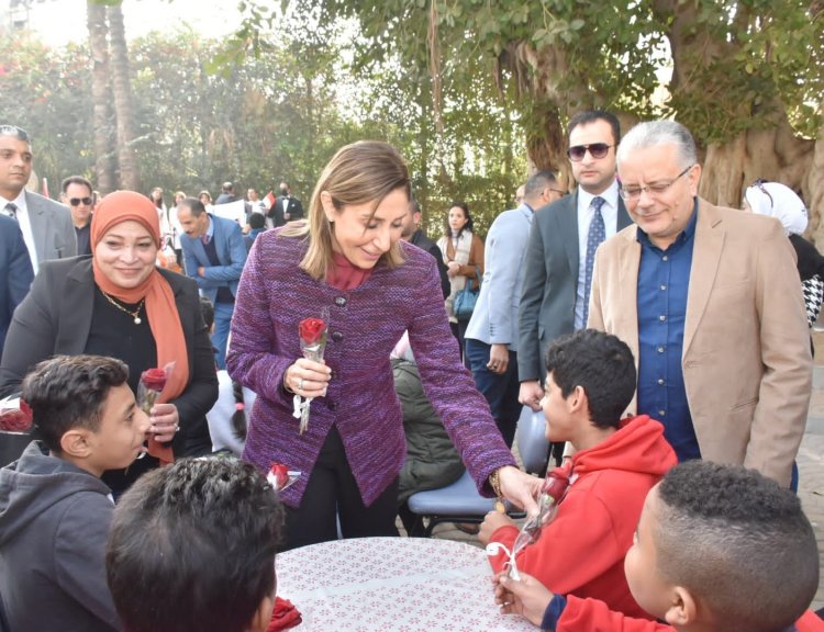 وزيرة الثقافة تشهد إنطلاق فعاليات المحطة الثانية لمبادرة «إنت مش لوحدك»