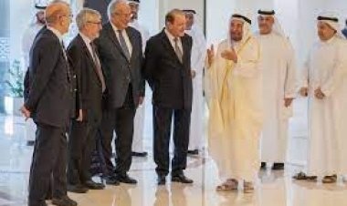 سلطان القاسمي يستقبل ضيوف منتدى المعرفة والتعليم في الشارقة