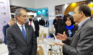 وزير الاتصالات يشارك بمائدة مستديرة عن متطلبات تحقيق تحول رقمي مستدام