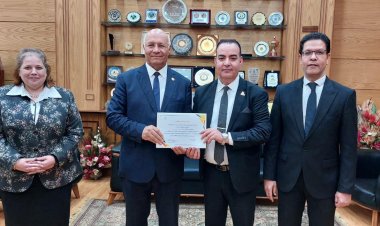 مجلس جامعة بنها يكرم فريق عمل منظومة الشكاوى الحكومية الموحدة