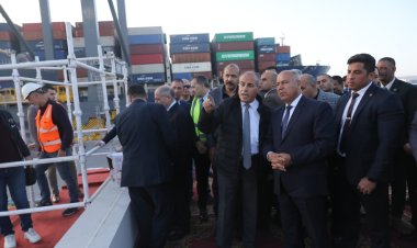 وزير النقل يشهد استقبال السفينة CMA CGM THAMES بميناء الإسكندرية