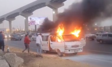 حريق ميكروباص على محور المشير طنطاوي «فيديو»