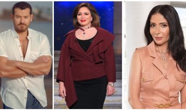 آخرهم منى زكي.. نجوم تعرضوا للهجوم بسبب بوسترات مسلسلاتهم