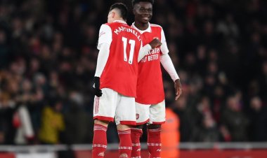 أرسنال يسحق إيفرتون برباعية ويعزز صدارته للدوري الإنجليزي