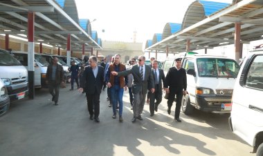 محافظ كفر الشيخ يتفقد المواقف..  ويؤكد: لا زيادة في أسعار المواصلات