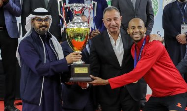 الخطيب يهنئ لاعبي «طائرة الأهلي» وجهازهم الفني بالبطولة العربية