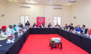 الأهلي يرتدي الزي الرسمي أمام القطن الكاميروني 