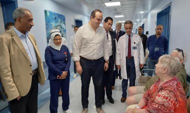 رئيس هيئة الرعاية الصحية يستطلع آراء الأجانب والوافدين للسياحة العلاجية في خدمات مستشفى شرم الشيخ الدولي
