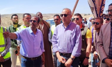 «سويلم» يتفقد منطقتي وادي النقرة ونصر النوبة بأسوان للإطمئنان على منظومة الري