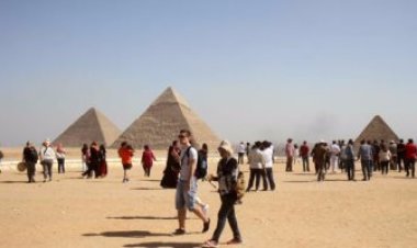 إصابة سائحة أجنبية إثر سقوطها بالمنطقة الأثرية في الهرم