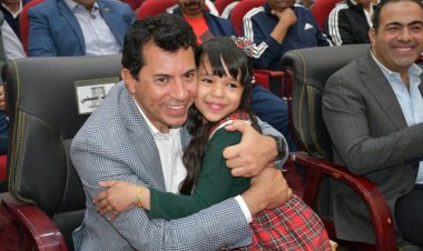 أشرف صبحي يعقد لقاءً حوارياً موسعاً مع شباب وفتيات الوادي الجديد