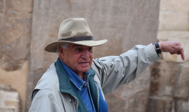 زاهي حواس عن ممر خوفو: سنقدم طلبًا للبحث في الهرم