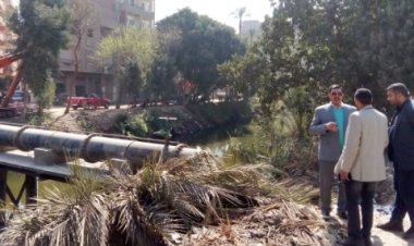 رئيس مجلس ساحل سليم بأسيوط يتابع تحويل مسار 2 عداية مياه علوية أعلى الكوبرى القديم