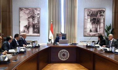 «مدبولي»  يراجع مع وزير الإسكان تحصيل مستحقات الدولة وتقنين أوضاع الأراضى