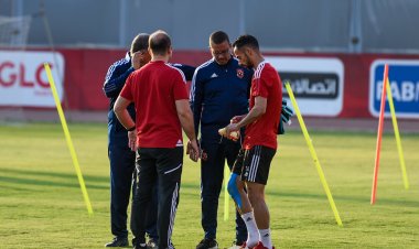 طبيب الأهلي يزف خبرًا سارًا للجماهير قبل مواجهة صن داونز