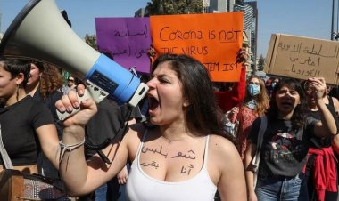 حول العالم.. نساء يتظاهرن في عيدهن دفاعًا عن حقوقهن المهددة