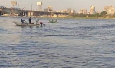 تزامنًا مع  يومها العالمي.. سيدة تقفز فى النيل بالجيزة