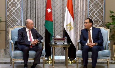 رئيس الوزراء يلتقي رئيس مجلس الأعيان الأردني والوفد المرافق له